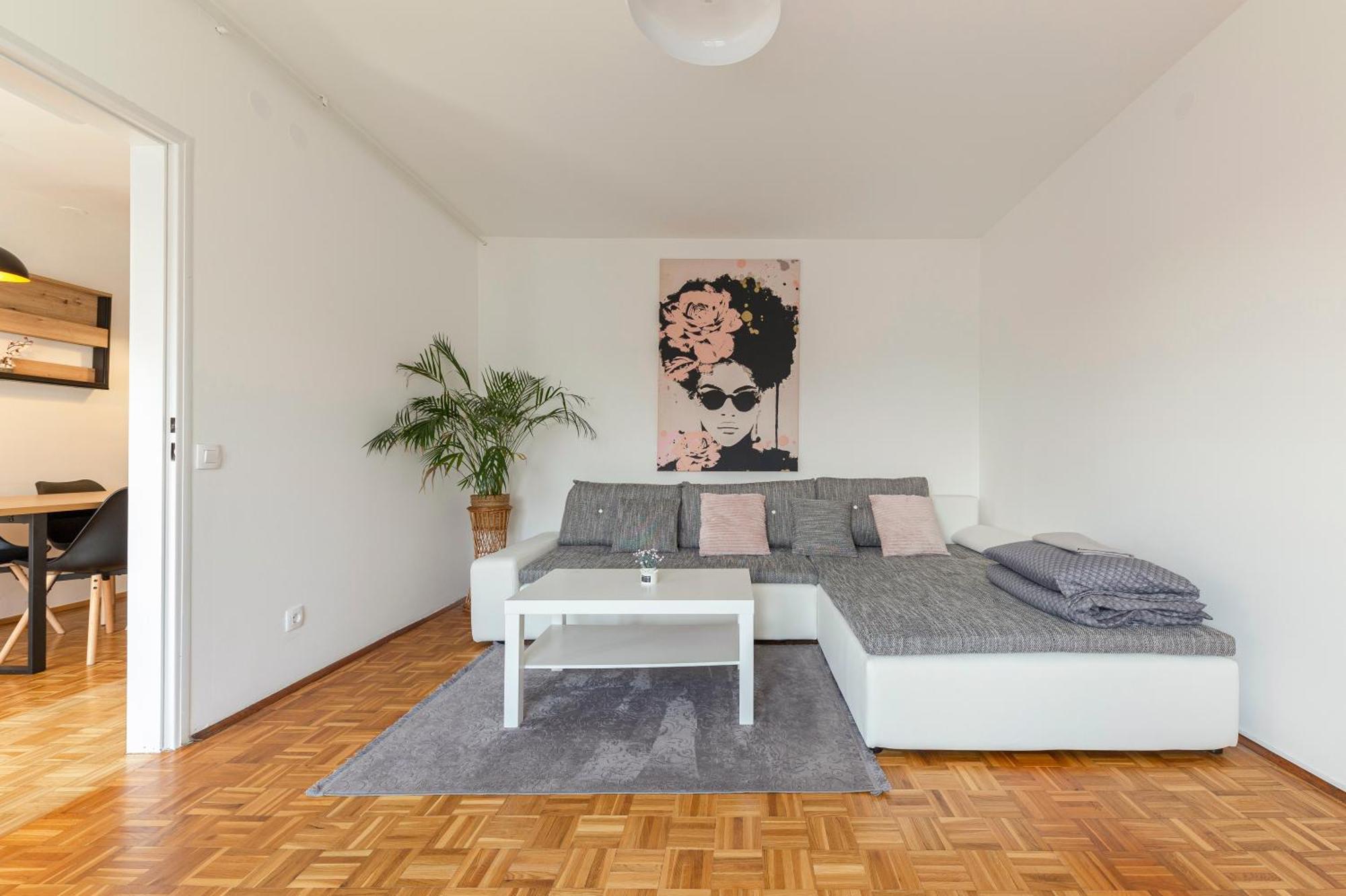 Cosy And Bright Apartment Lubiana Esterno foto